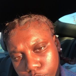 Meet your Posher, Tia